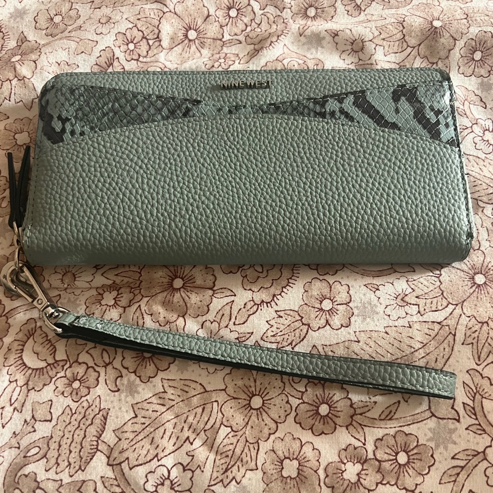Nine West Textured Teal Wristlet
